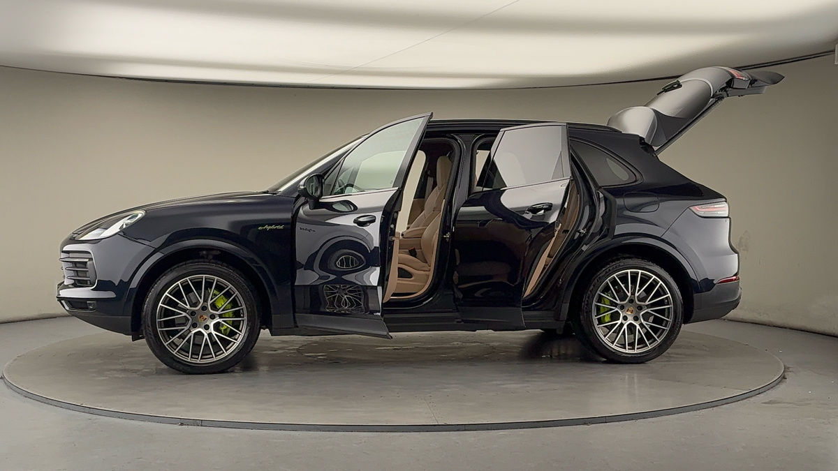 More views of Porsche Cayenne