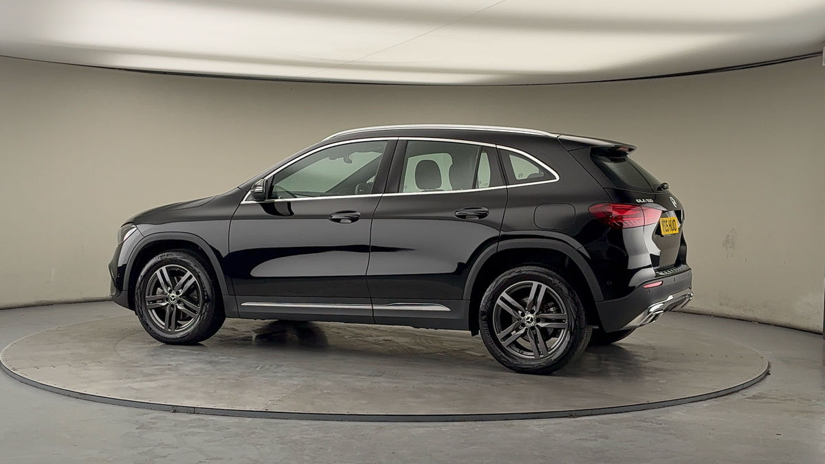 More views of Mercedes-Benz GLA