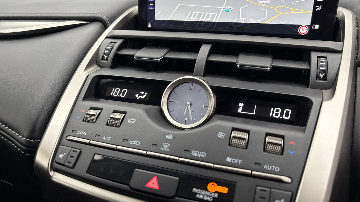 Lexus NX Image 25