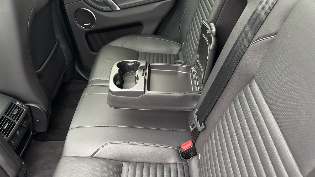 Land Rover Discovery Sport Image 9