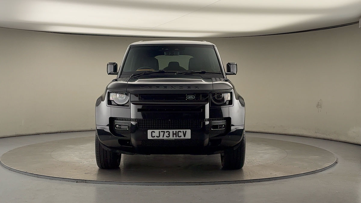 Land Rover Defender 110 Image 3