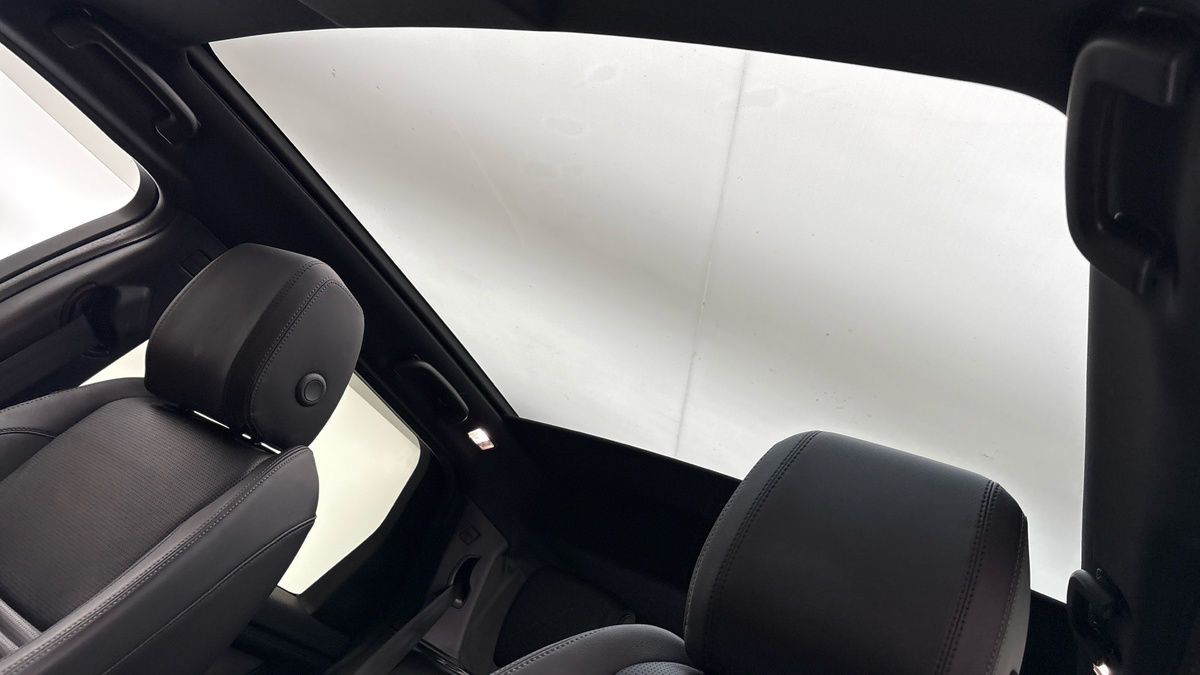 Land Rover Discovery Sport Image 6
