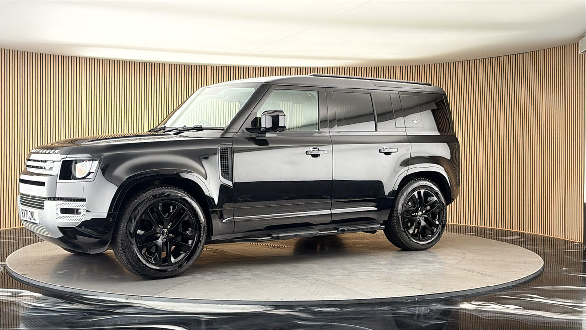 More views of Land Rover Defender 110