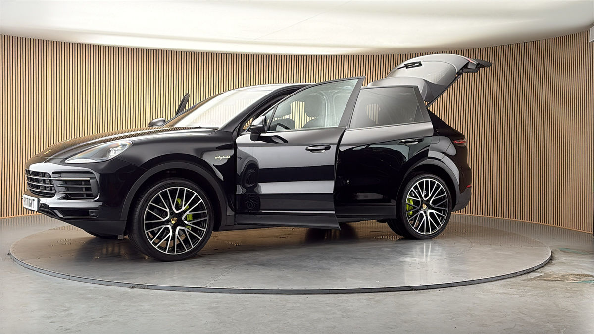 More views of Porsche Cayenne