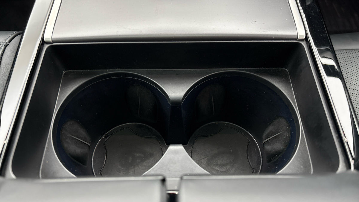 Land Rover Range Rover Velar Image 28