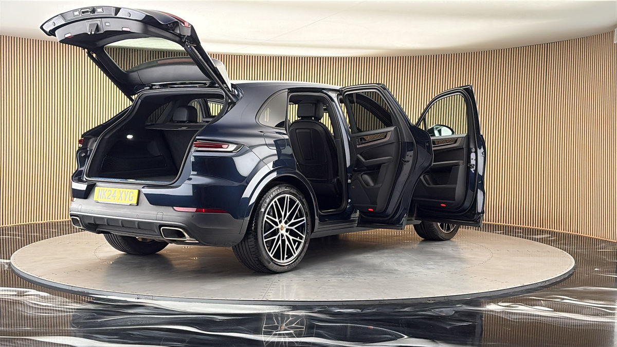 More views of Porsche Cayenne