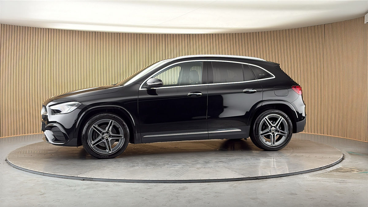 More views of Mercedes-Benz GLA
