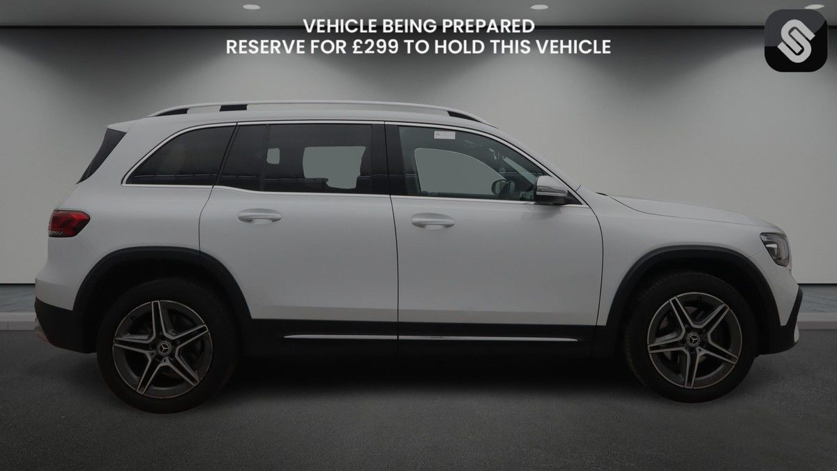 Mercedes-Benz GLB Image 5