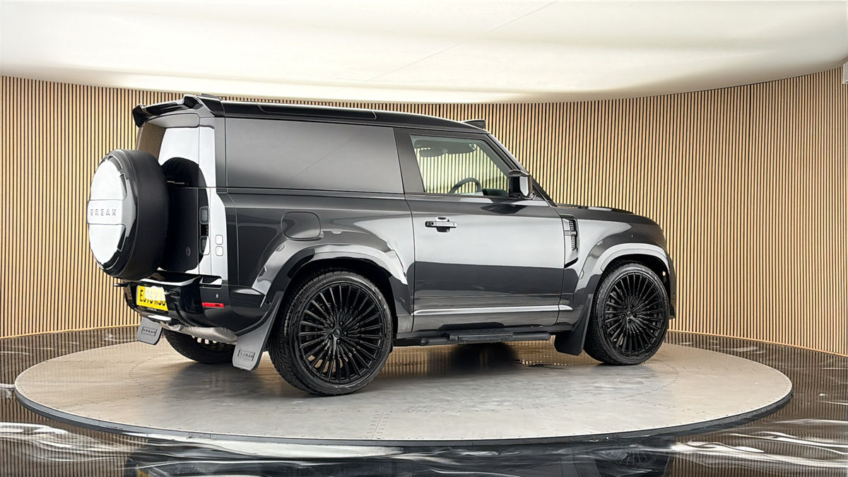 More views of Land Rover Defender 90