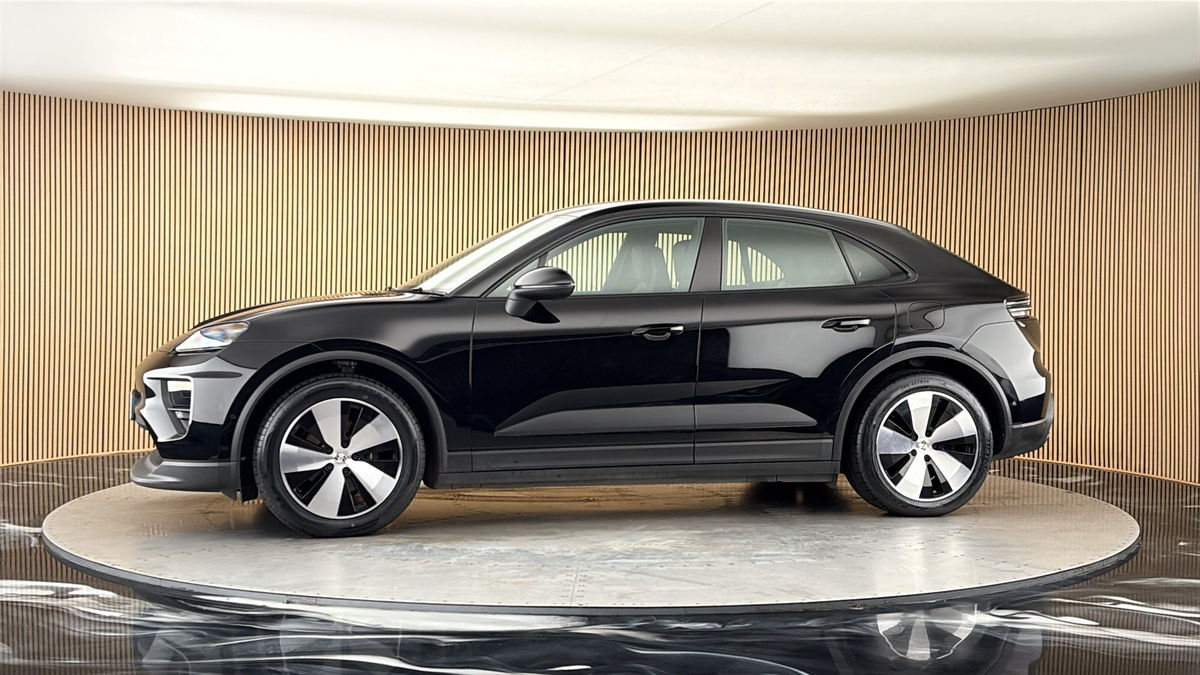 More views of Porsche Macan