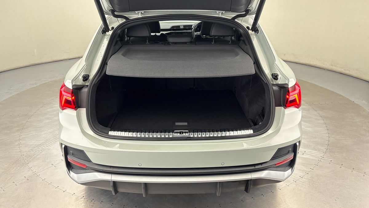 Audi Q3 Image 11
