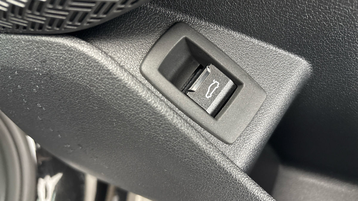 BMW iX1 Image 26