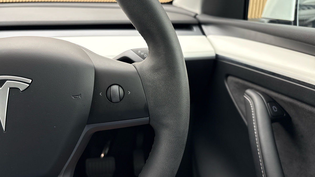 Tesla Model Y Image 14