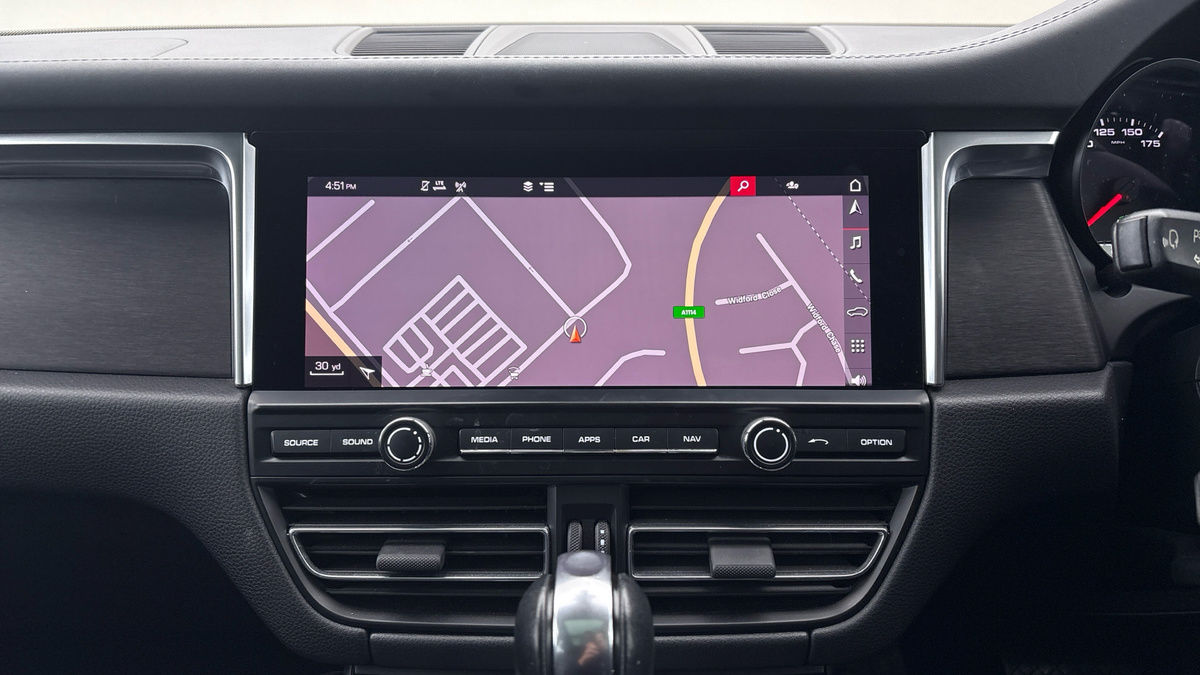 Porsche Macan Image 17