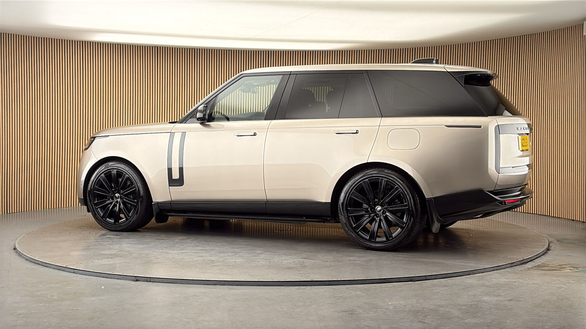 More views of Land Rover Range Rover