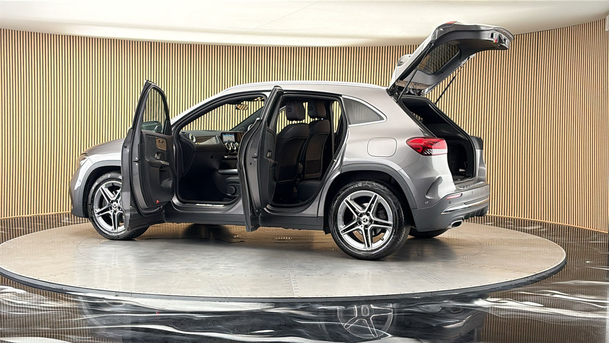 More views of Mercedes-Benz GLA