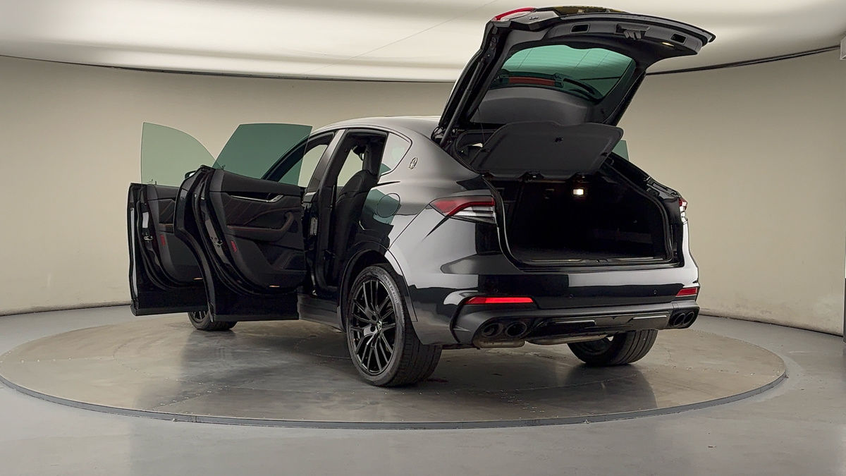 Maserati Levante Image 23