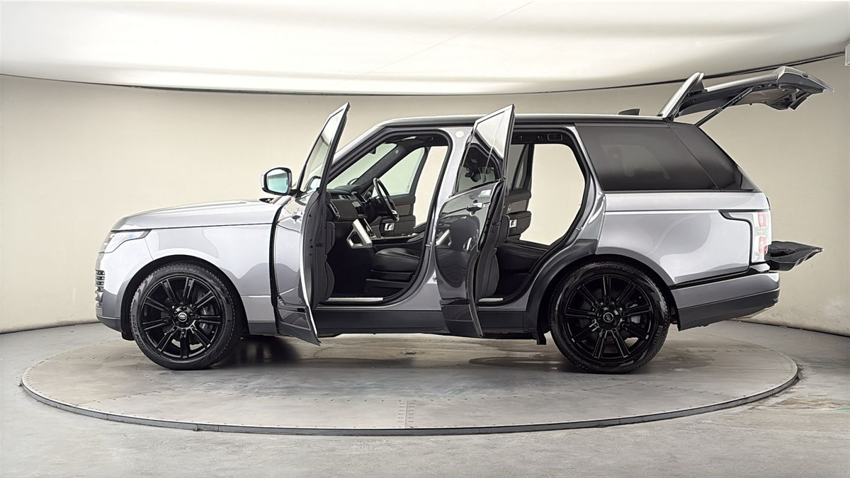 More views of Land Rover Range Rover