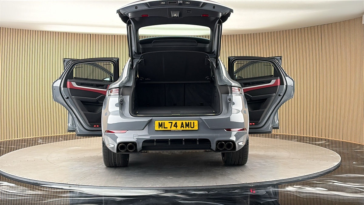 More views of Porsche Cayenne