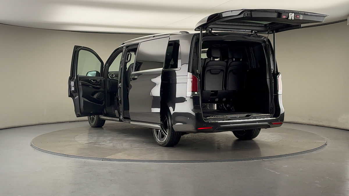 Mercedes-Benz V Class Image 23