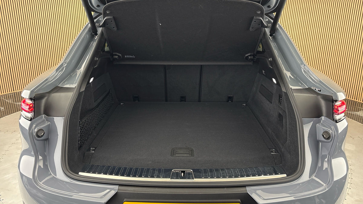 Porsche Cayenne Image 11