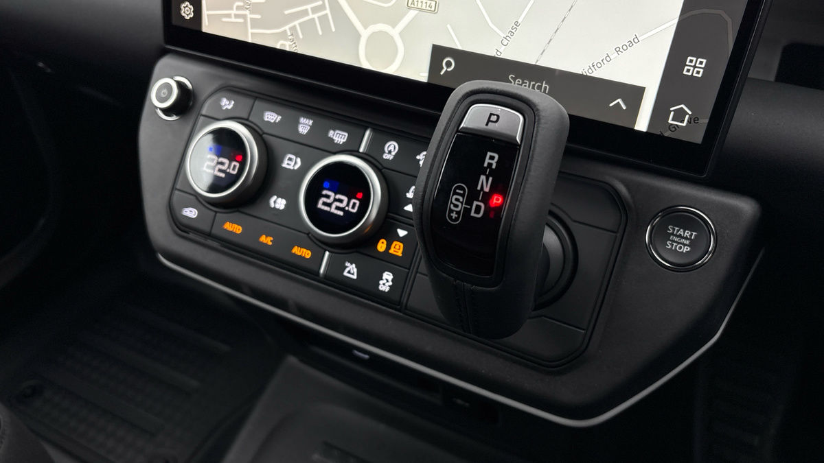 Land Rover Defender 110 Urban Image 6