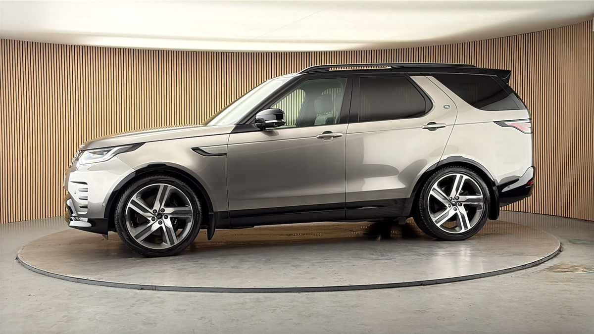 More views of Land Rover Discovery