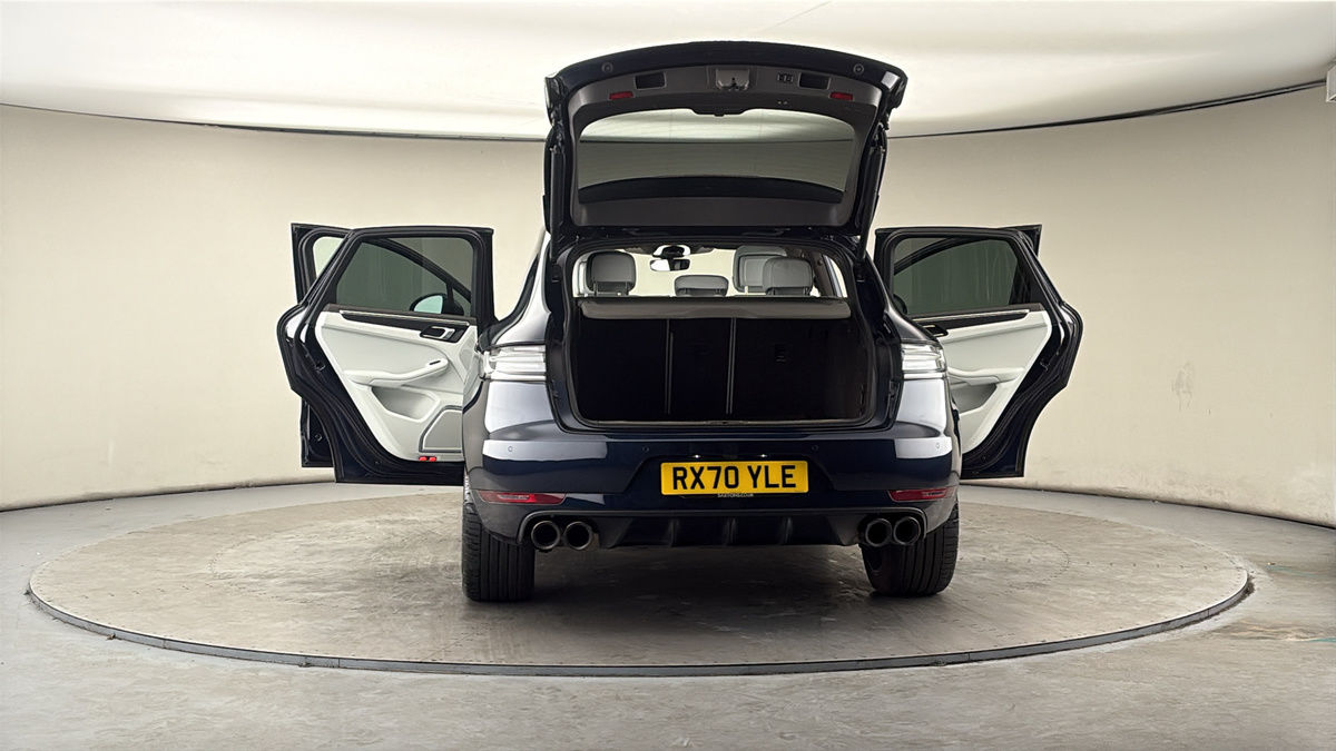 More views of Porsche Macan