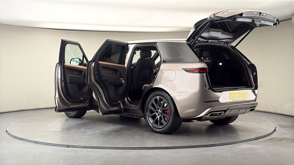 More views of Land Rover Range Rover Sport