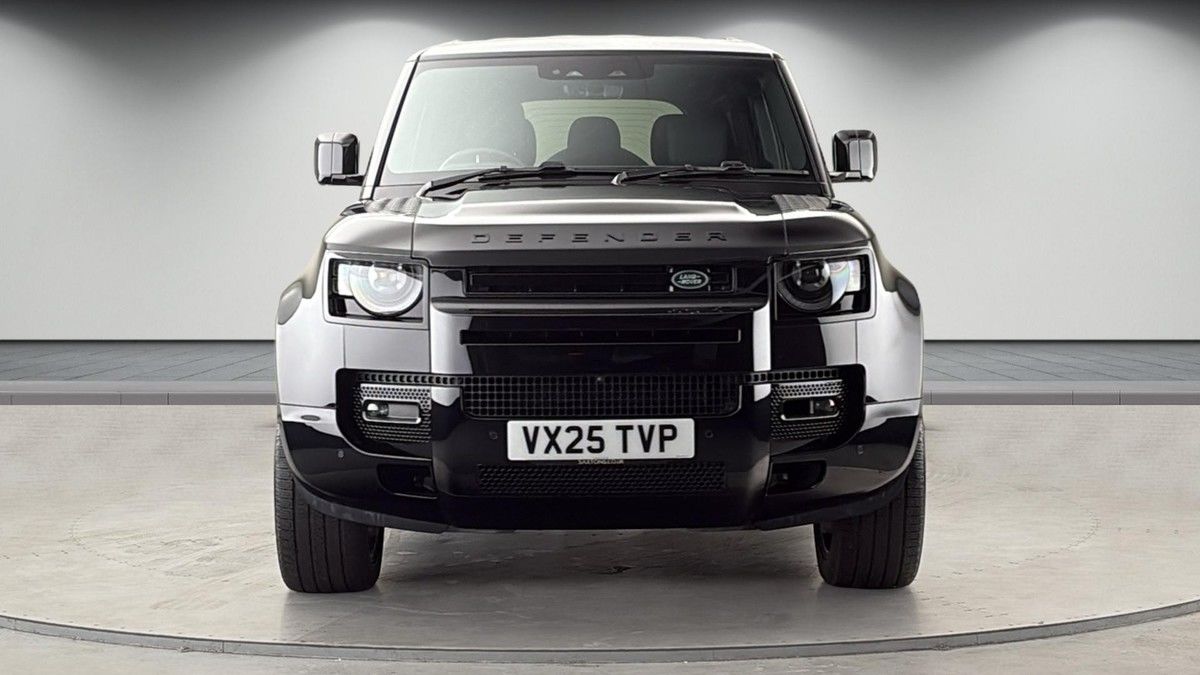 Land Rover Defender 110 Image 3