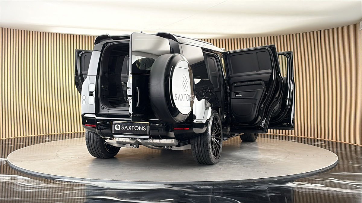 More views of Land Rover Defender 110