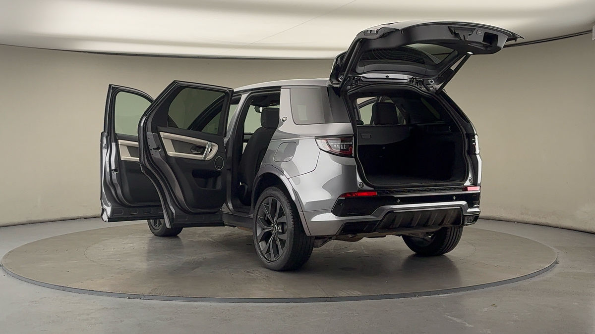 Land Rover Discovery Sport Image 23