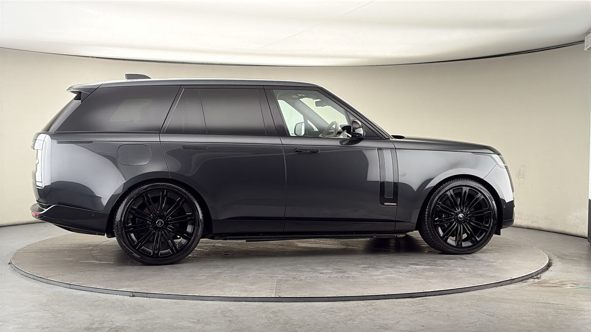 More views of Land Rover Range Rover