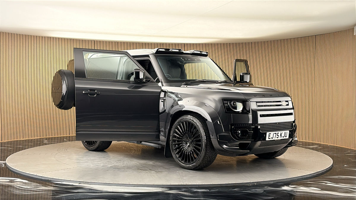 More views of Land Rover Defender 90