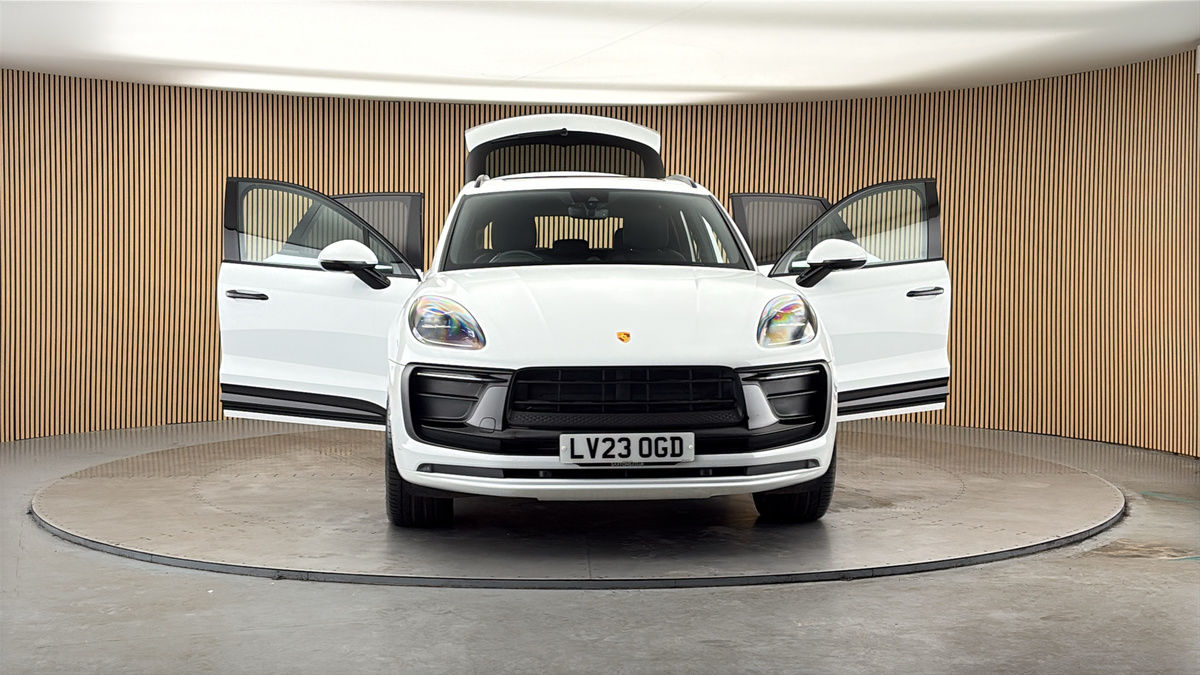 More views of Porsche Macan