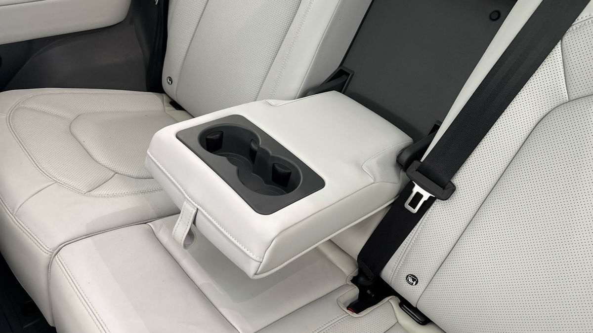 Land Rover Defender 90 Image 9