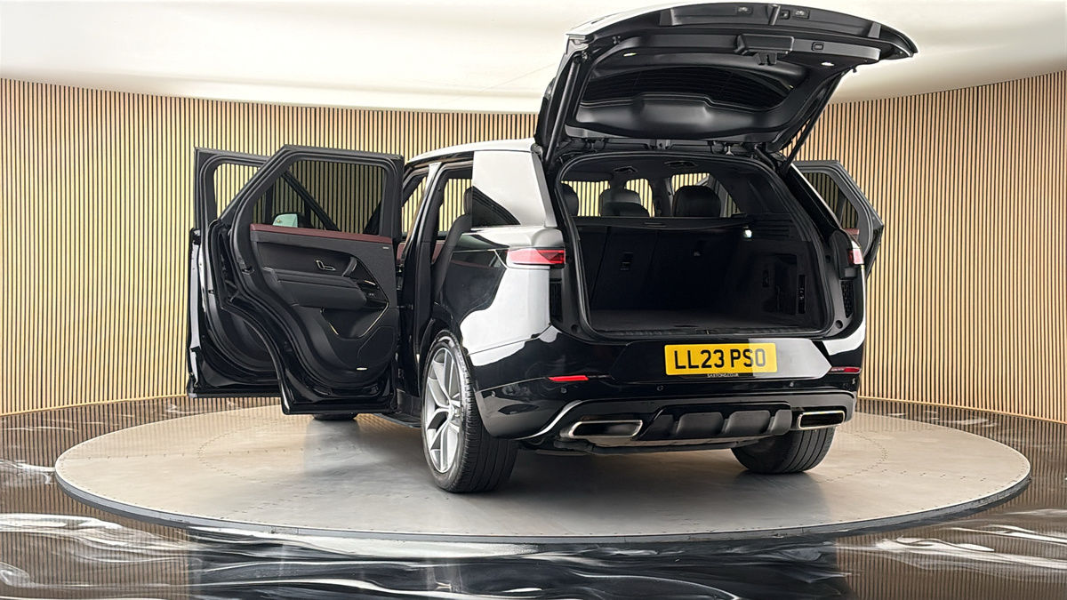 More views of Land Rover Range Rover Sport