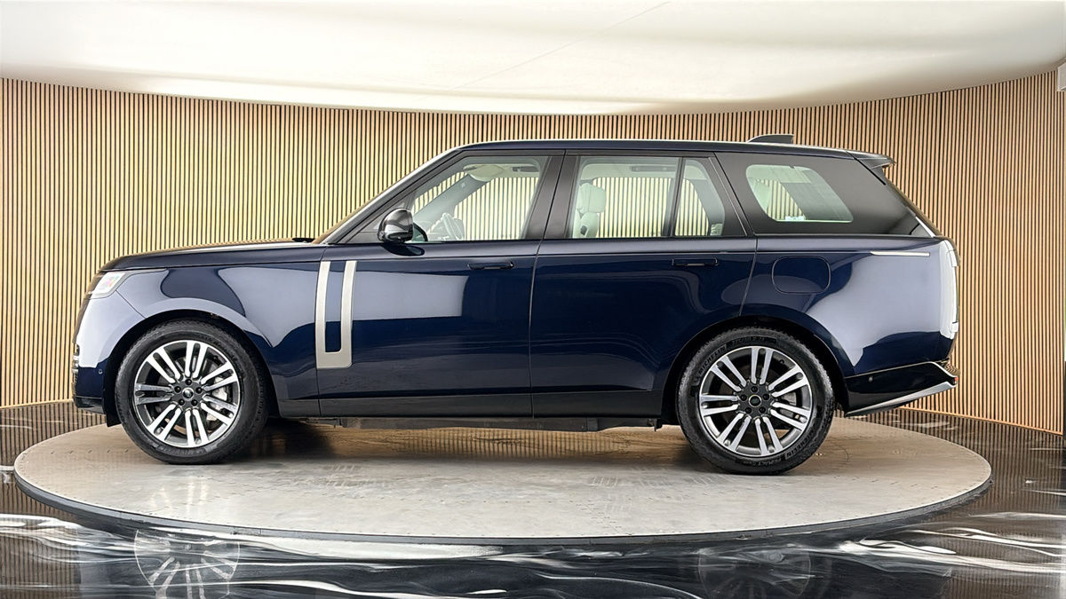 More views of Land Rover Range Rover
