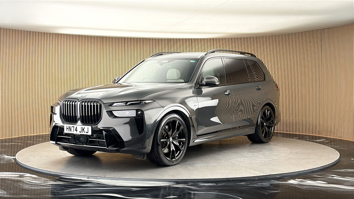 More views of BMW X7