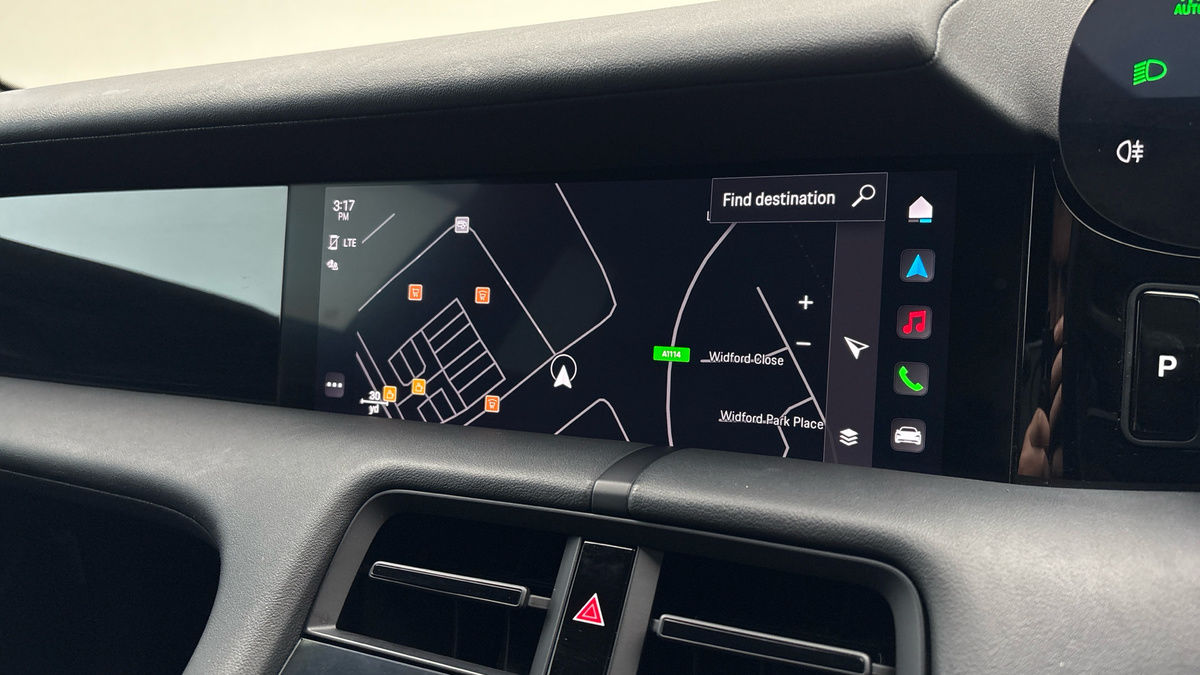 Porsche Taycan Image 17