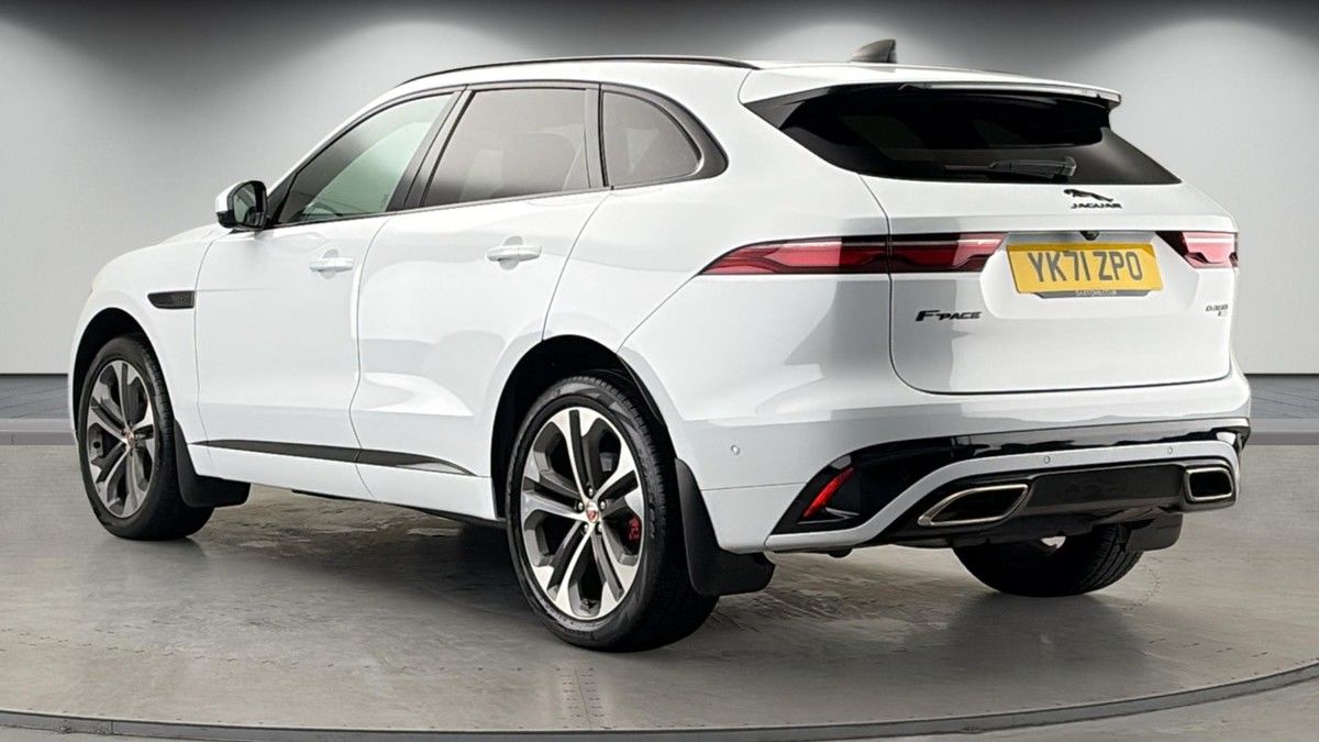 Jaguar F-PACE Image 2