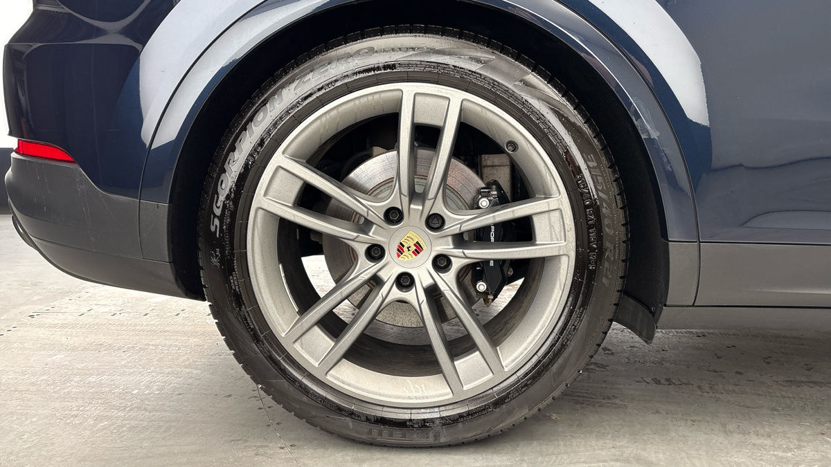 Porsche Cayenne Image 10