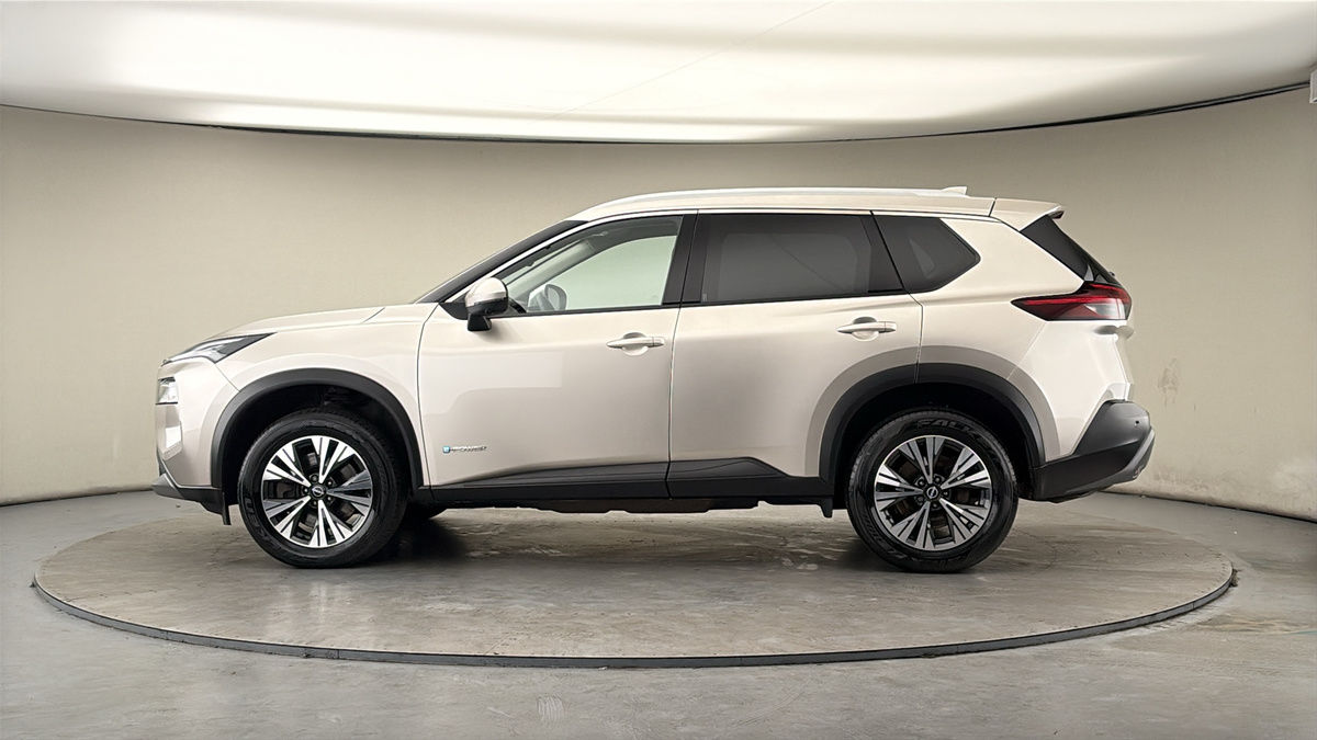 More views of Nissan X-Trail