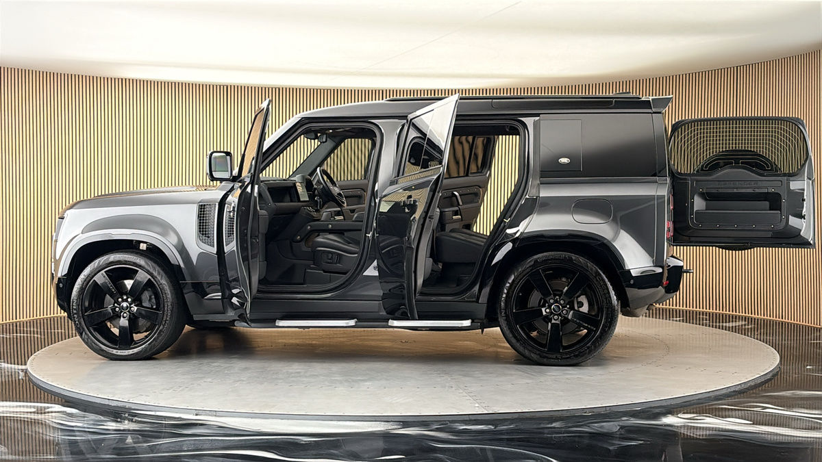 More views of Land Rover Defender 110