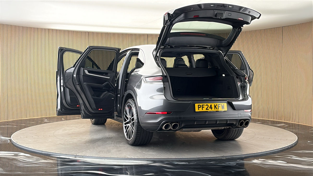 More views of Porsche Cayenne