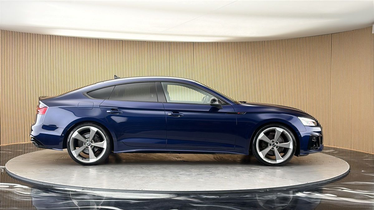 Audi A5 Image 16