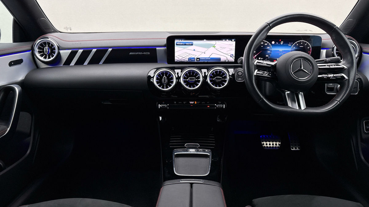 Mercedes-Benz CLA Image 12