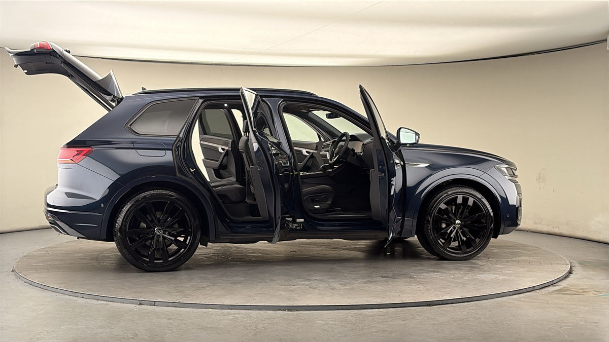 More views of Volkswagen Touareg