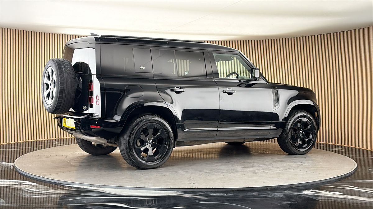 More views of Land Rover Defender 110