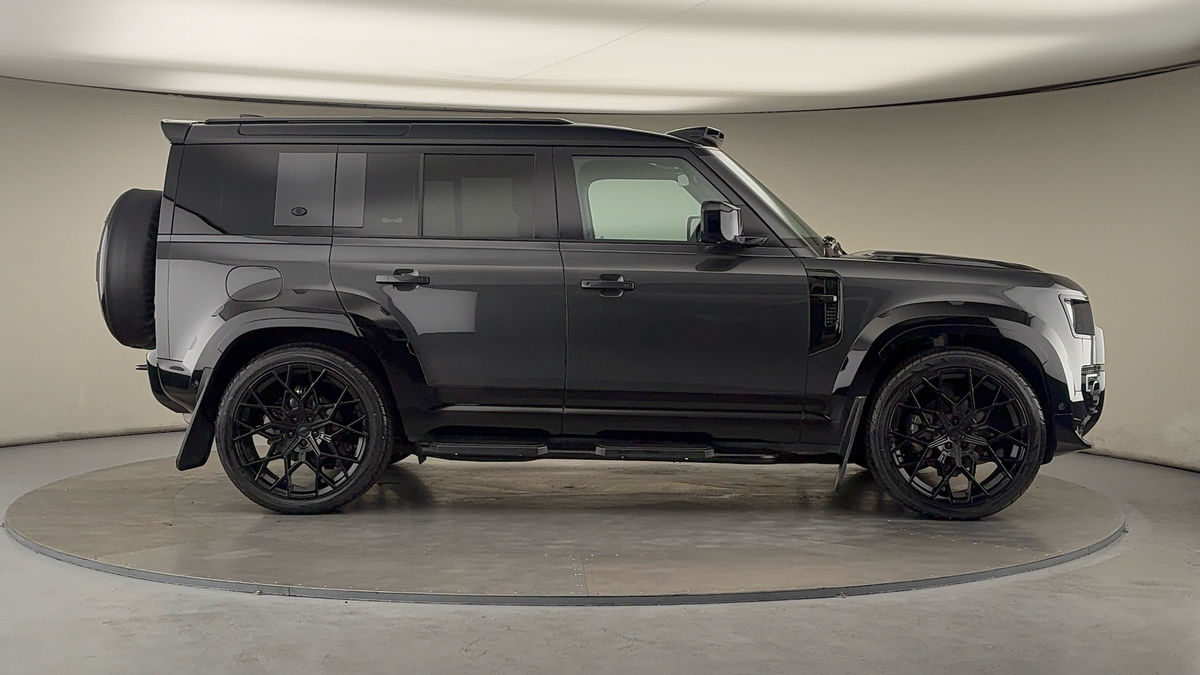 Land Rover Defender 110 Urban Image 16